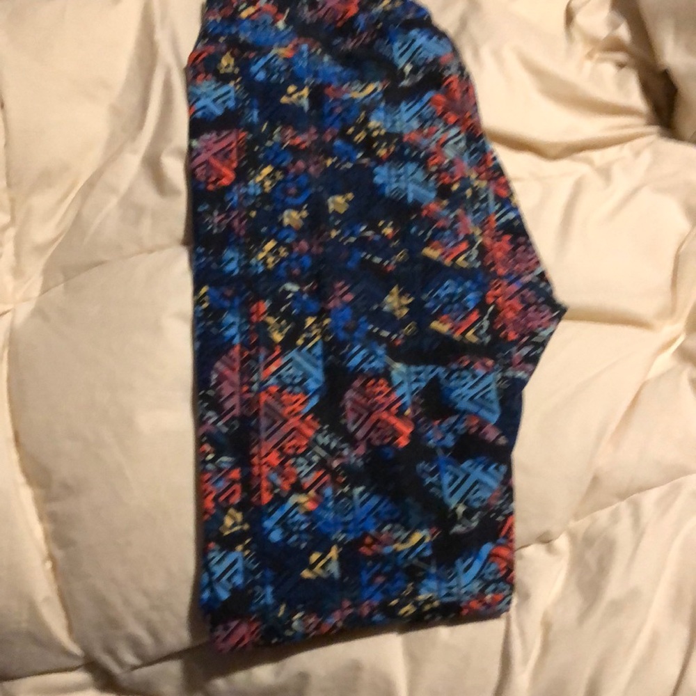 Lularoe leggins 35 inches from waist to bottom